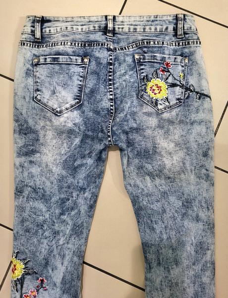 Vyšívané rifle realty jeans m/l, m