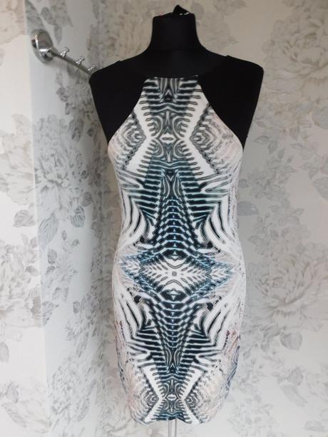 Kvalitne pekne šaty, 34