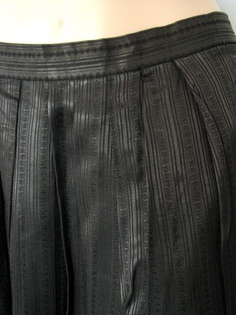 Tmavohnedá vzorovaná sukňa, 42