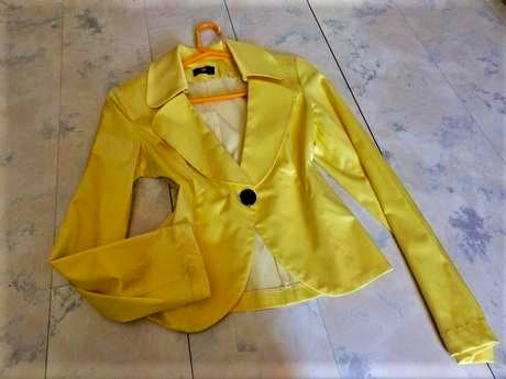 Luxusný saténový kostým, 38