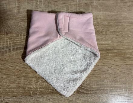 Teplý nákrčník, 98