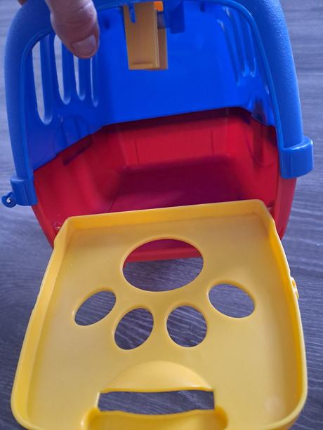 Veterinárny box,  prepravný box so psíkom., 