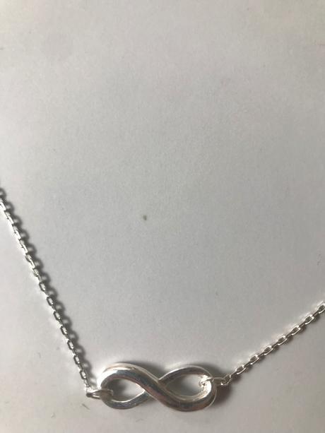 Retiazka nekonečno, avon