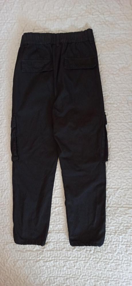 Nohavice s vreckami, bershka,40