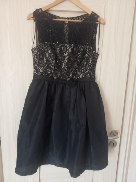 Spoločenské šaty, 38