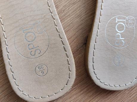 Šlapky žabky flip-flop so štrasovanim, 39