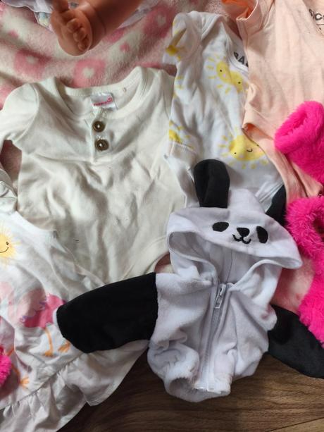 New born llorens s veľkou kopou doplnkov, 