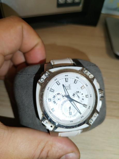 Predávam krásne hodinky,