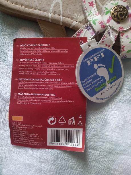 Dievčenské plážové žabky, 30