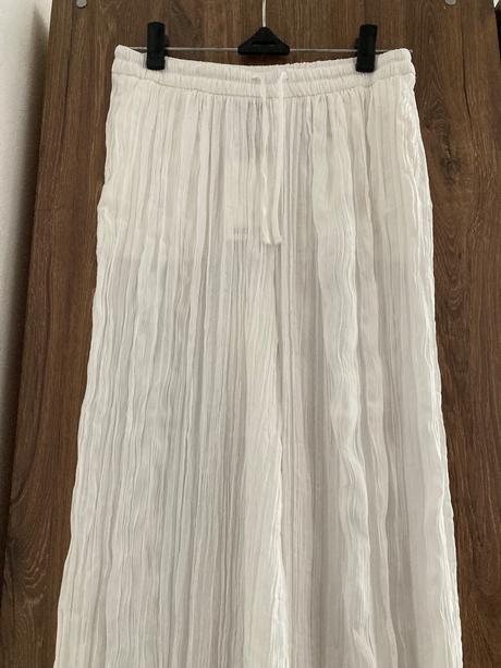 Široké biele nohavice, bershka,m