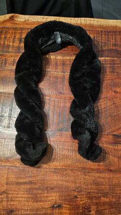 Kožušinový šál, marks & spencer