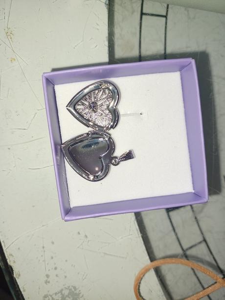 Otváracie srdce medailon,