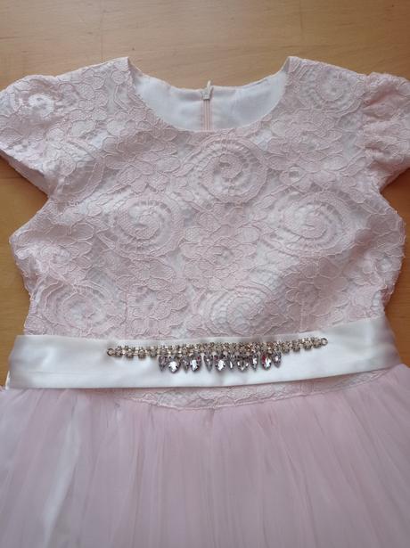 Dievčenske šaty, 134