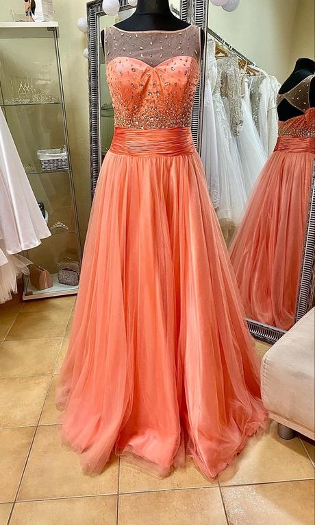 Spoločenské šaty vo veľkosti m/l, l