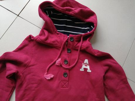 Hrubšia mikina, 158