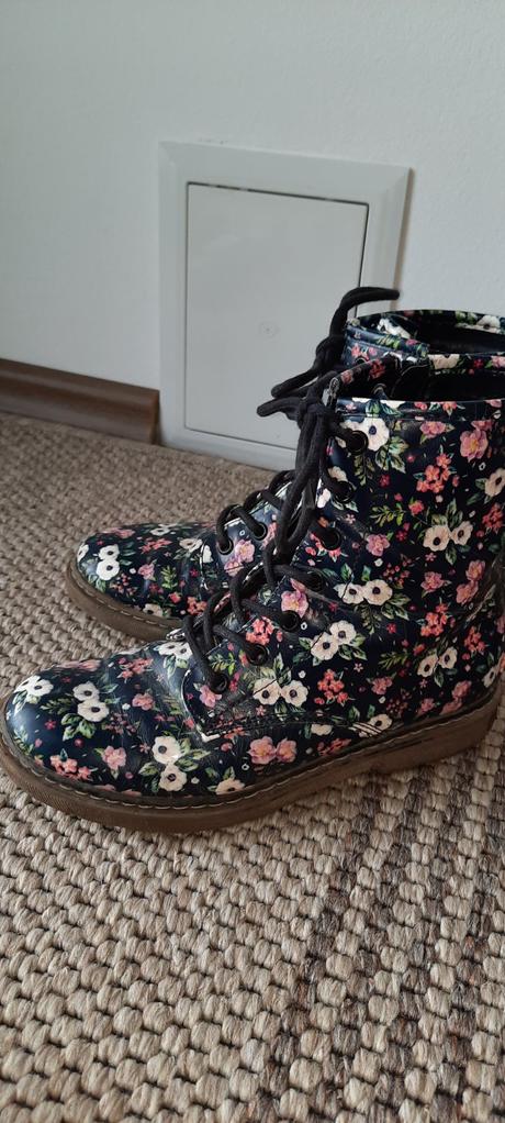 Čižmy, reserved,33