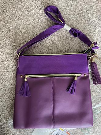 Fialova crossbody kabelka vrátane satky,