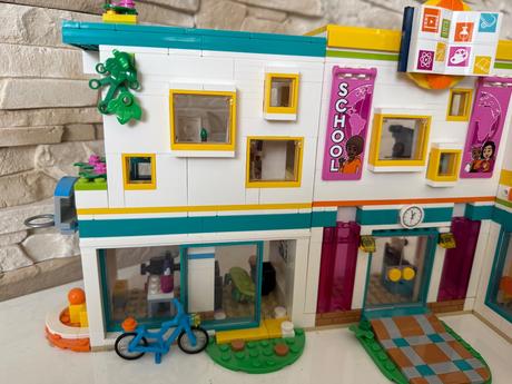 Lego friends medzinárodná škola, 
