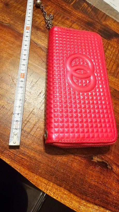 Ružobá peňaženka, 