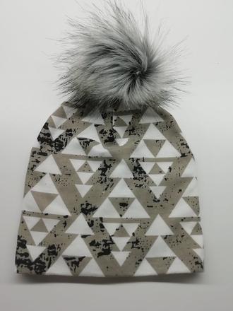 Brmbolcová čiapka top stav, 68