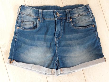 Sortky z makkej rifloviny, c&a,146