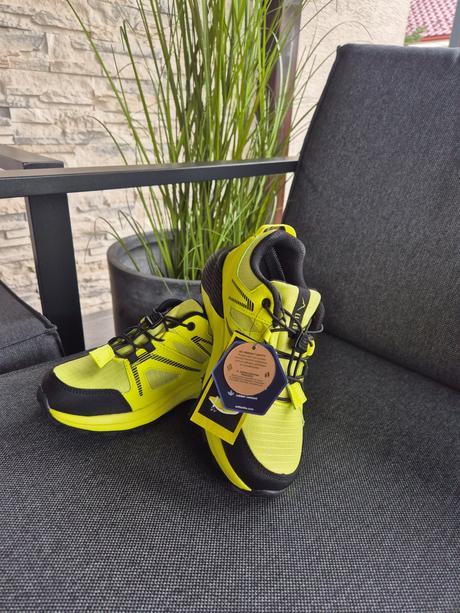 Nepremokavé topánky, 34