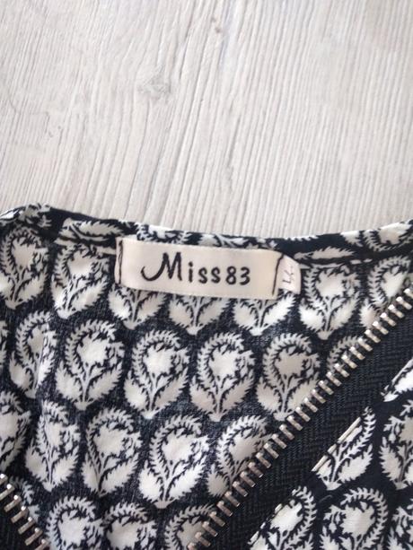 Dievčenský overal na leto, 158