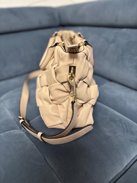 Kabelka guess, guess