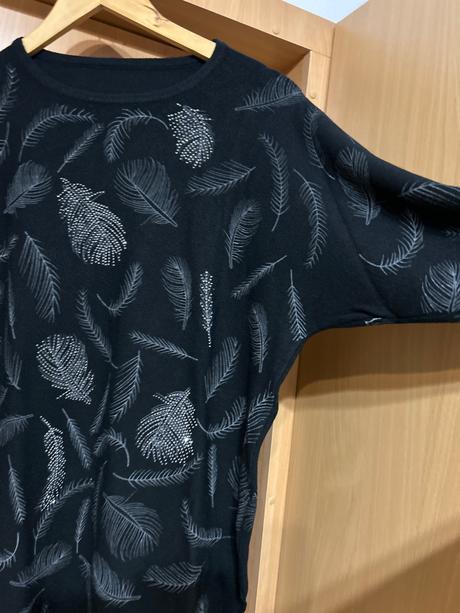 Elegantný pulóver s pierkami, xl