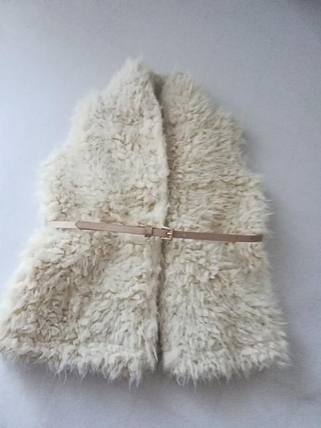 Hunata vesticka, vel. 104-110, ako nova, c&a,104