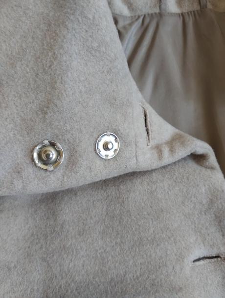 Romantický kabát v strihu do a, s