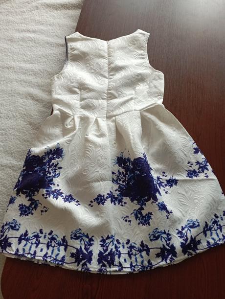 Šaty na oslavu, 158