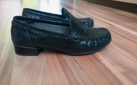 Celokožené mokasíny, 38