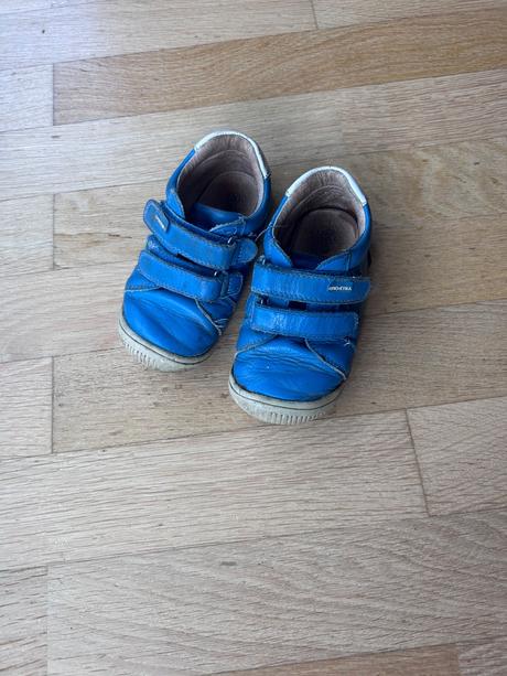 Rôzne topánky 25-26, 25