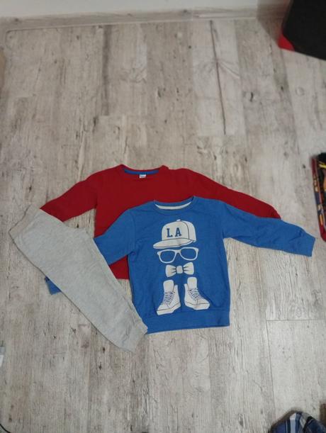 Mikina, piazza italia,122