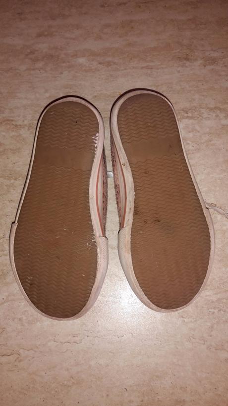 Dievčenské tenisky, 25