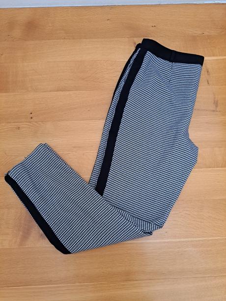 Elasticke nohavice v klasickom pepito prevedeni, atmosphere,40