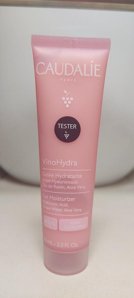 Nove kremy caudalie,