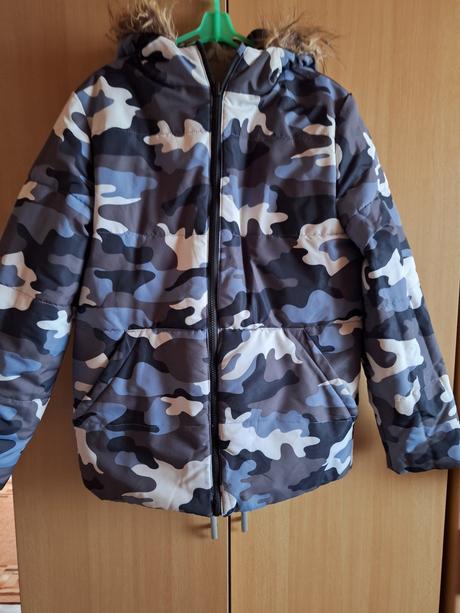 Obojstranná vetrovka, 158