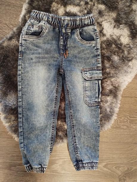 Rifle/joggers, reserved,104