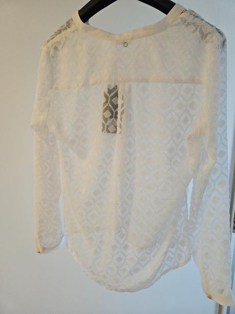 Priesvitna blúzka, 40