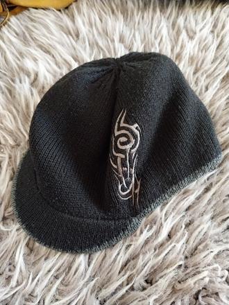 Čiapka so šiltom, 152