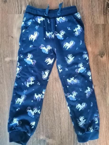 Tepláky a legíny, 116