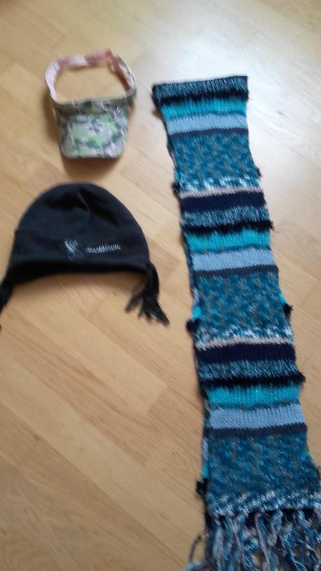 Ciapka, šiltovka, šál, 158