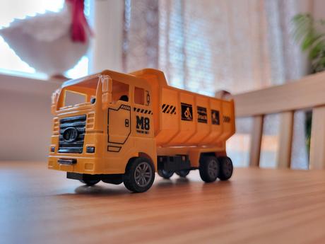 Nákladný sklápač zo sady vergionic 2412, 