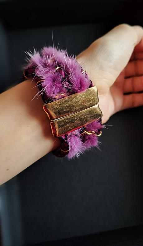 Chlpatý magnetický naramok,