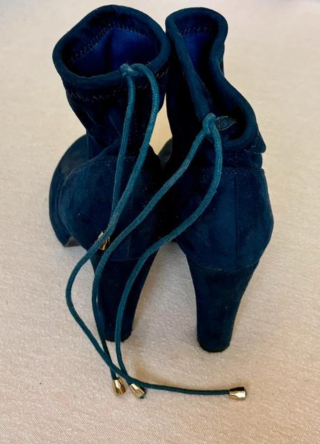 Čižmy na opätku, 36