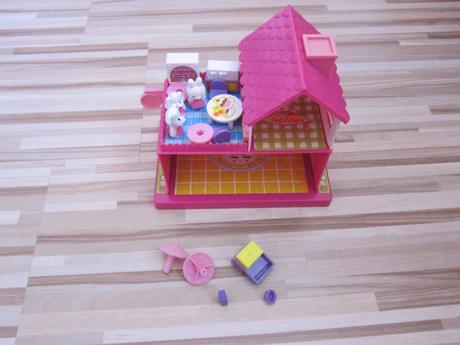 Domček s postavičkami, 