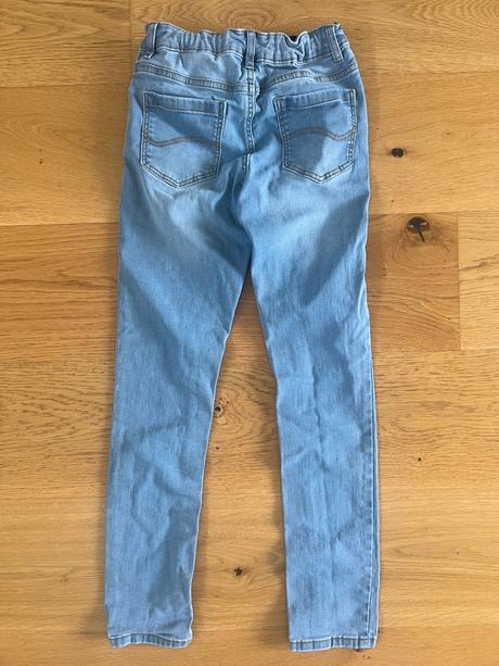 Dievcenske elasticke rifle, pepperts,146