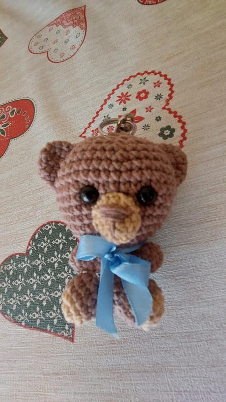 Háčkovaný medvedík,